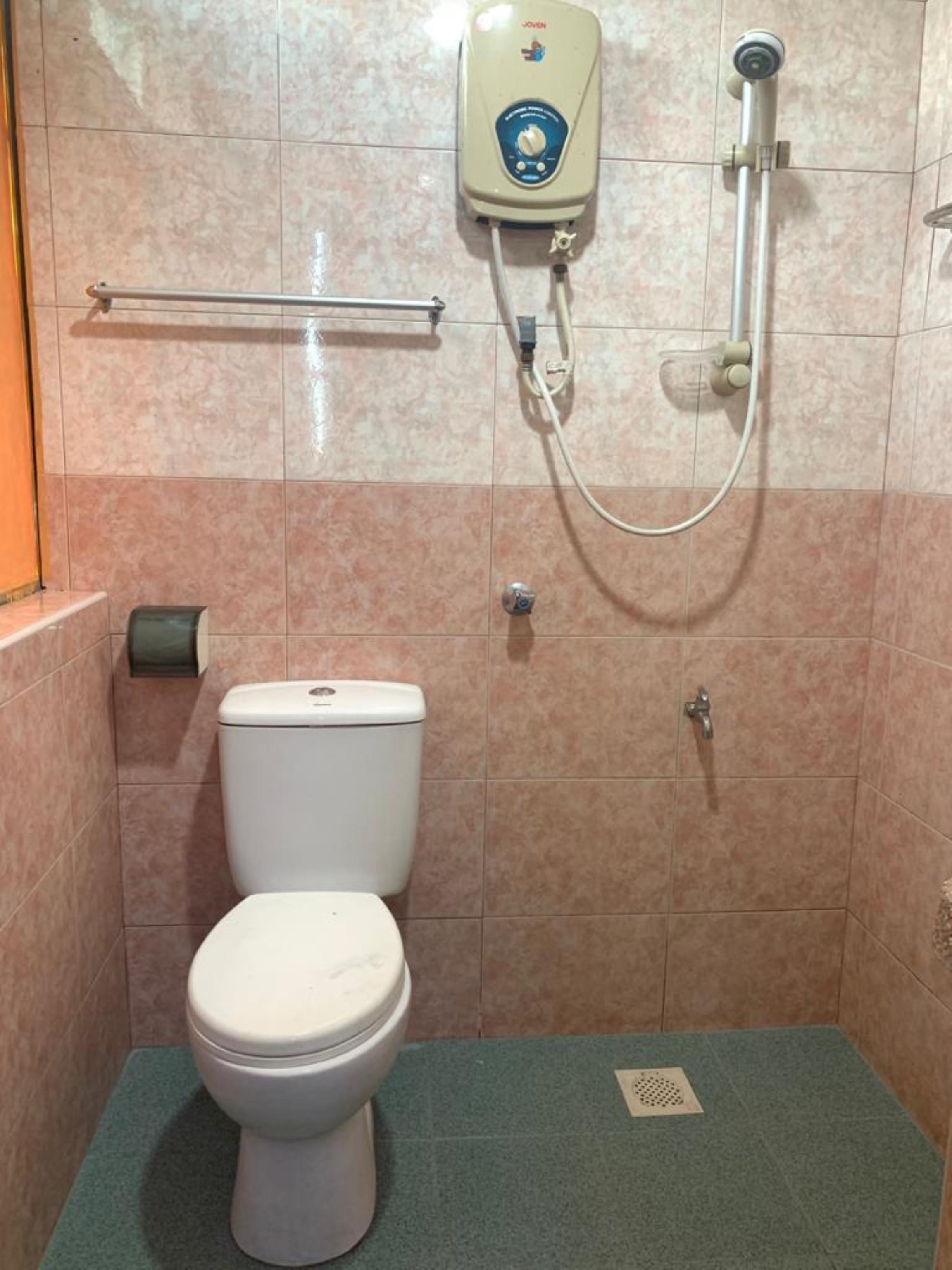 Oyo 89877 Sun Triang Hotel Kampong Kerayong Ngoại thất bức ảnh