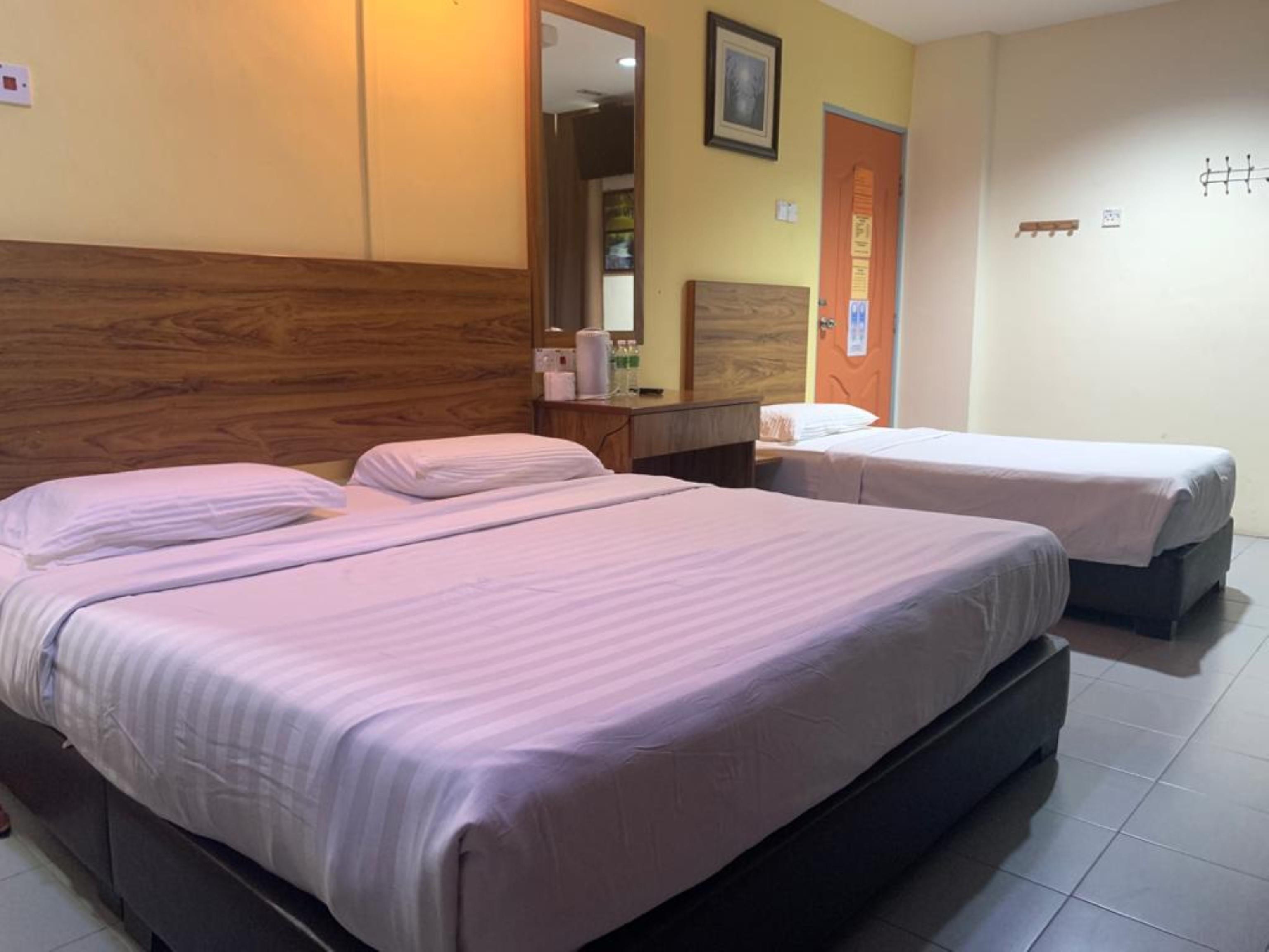 Oyo 89877 Sun Triang Hotel Kampong Kerayong Ngoại thất bức ảnh