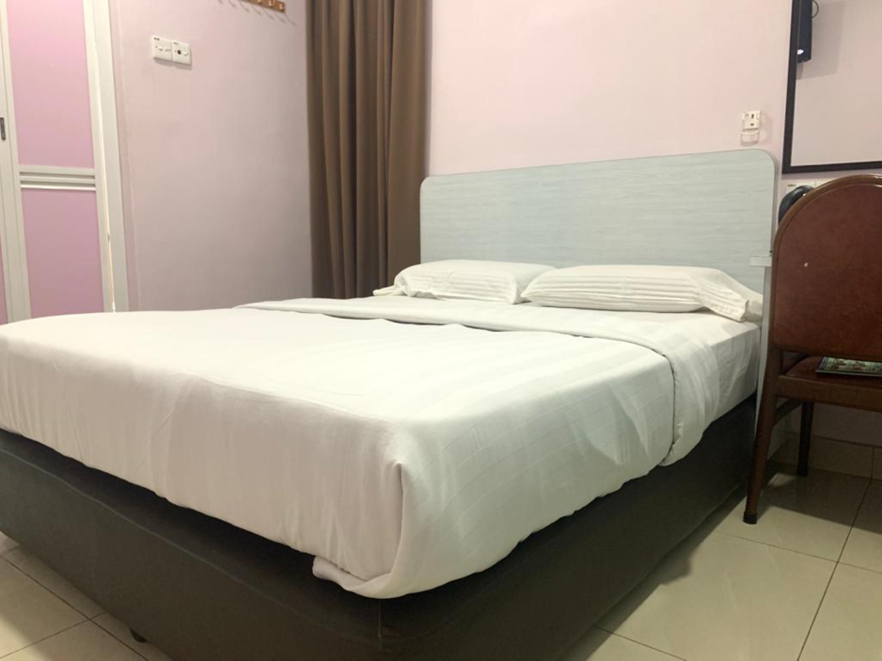 Oyo 89877 Sun Triang Hotel Kampong Kerayong Ngoại thất bức ảnh