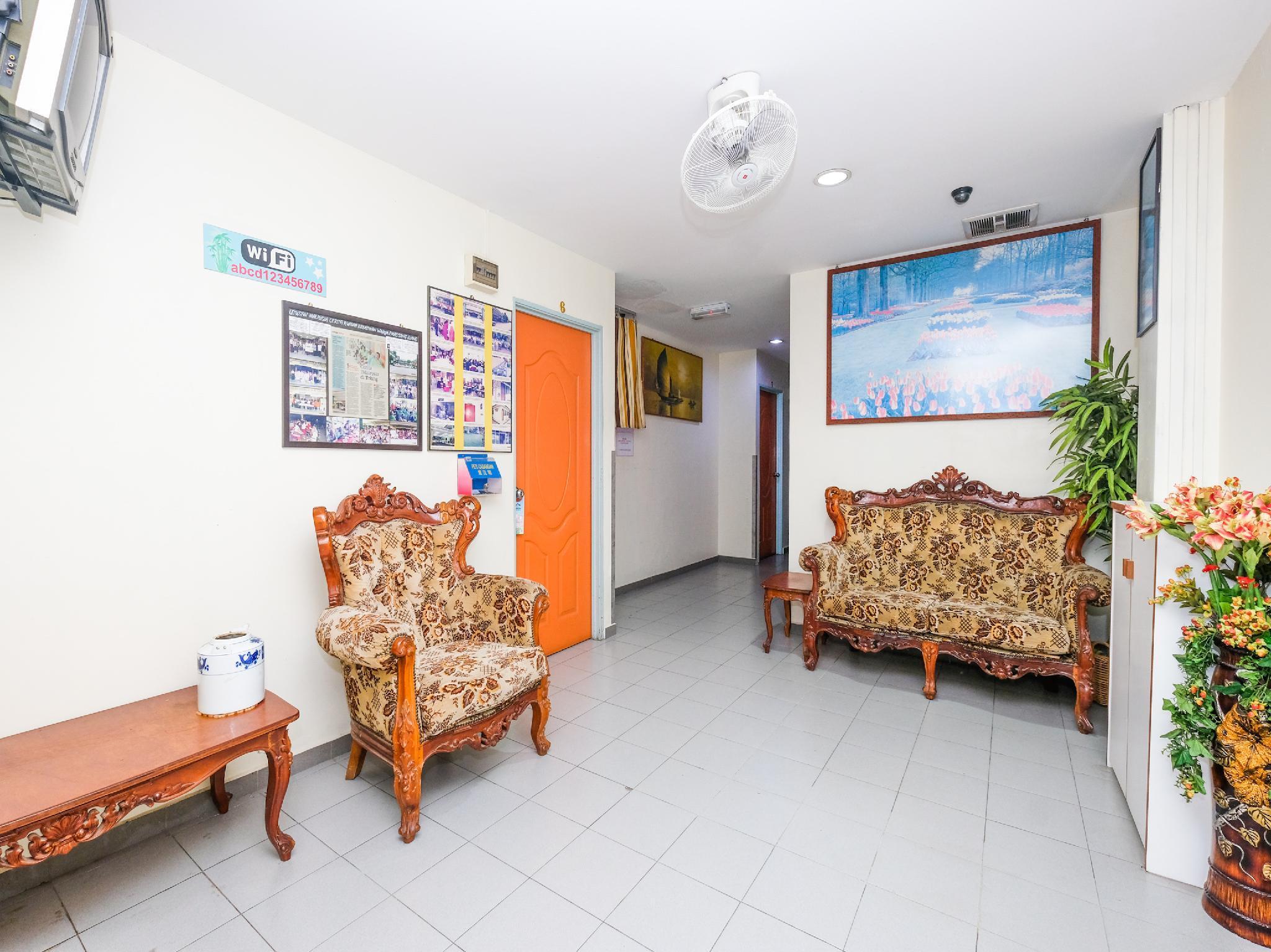 Oyo 89877 Sun Triang Hotel Kampong Kerayong Ngoại thất bức ảnh