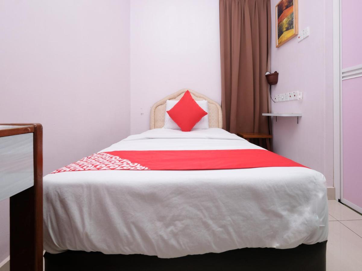 Oyo 89877 Sun Triang Hotel Kampong Kerayong Ngoại thất bức ảnh