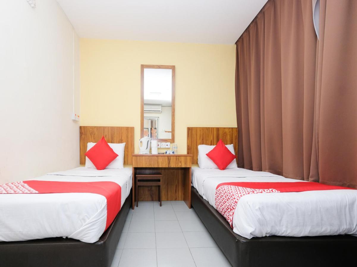 Oyo 89877 Sun Triang Hotel Kampong Kerayong Ngoại thất bức ảnh