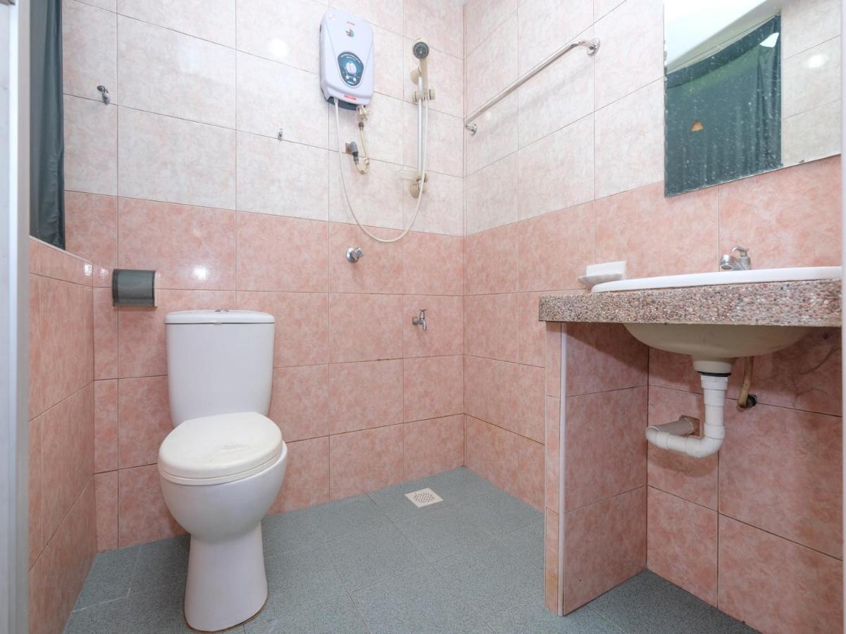 Oyo 89877 Sun Triang Hotel Kampong Kerayong Ngoại thất bức ảnh
