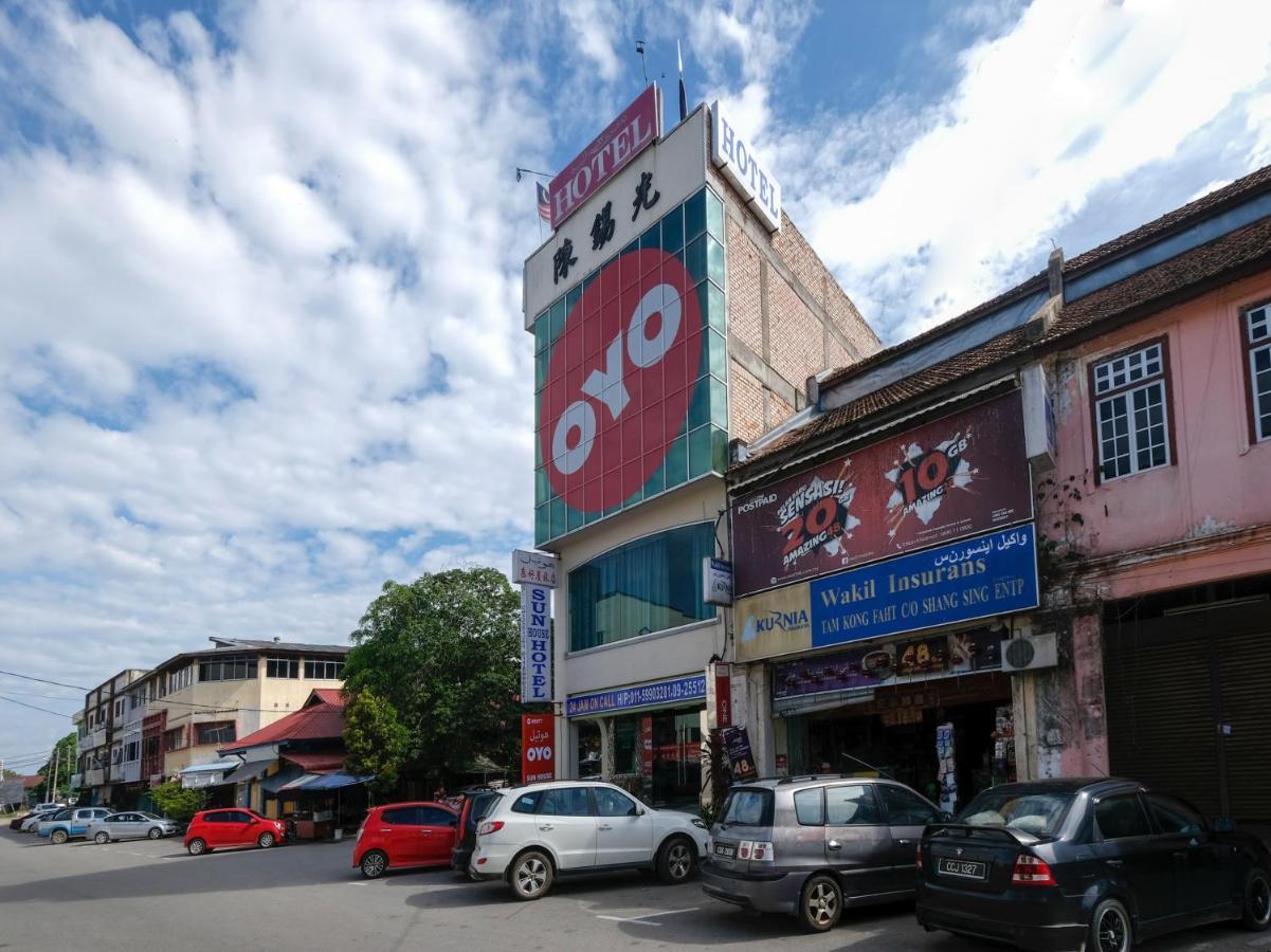 Oyo 89877 Sun Triang Hotel Kampong Kerayong Ngoại thất bức ảnh